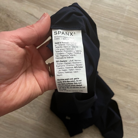 SPANX Women’s SPANXsupersmooth™ Essential Tank Timeless Navy - Size Small - Picture 4 of 6